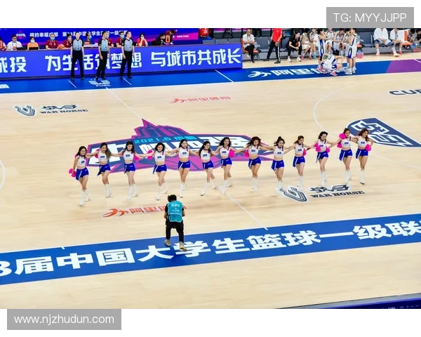 成都篮球队展现灵活战术与团队配合的精彩表现分析