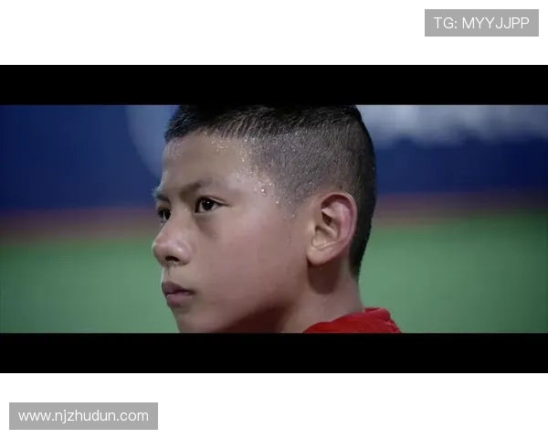 李世豪：从青涩少年到足球明星的成长之路与辉煌成就