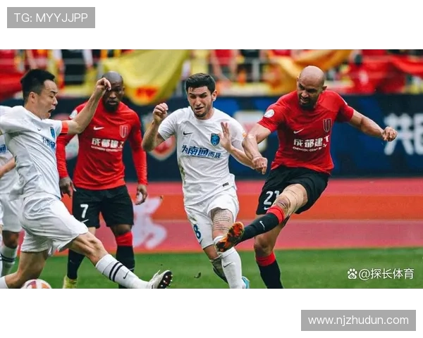 成都羽毛球队在城市联赛积分榜上以98分稳居第一名展现强劲实力 成都羽毛球队在城市联赛积分榜上以98分稳居第一名展现强劲实力